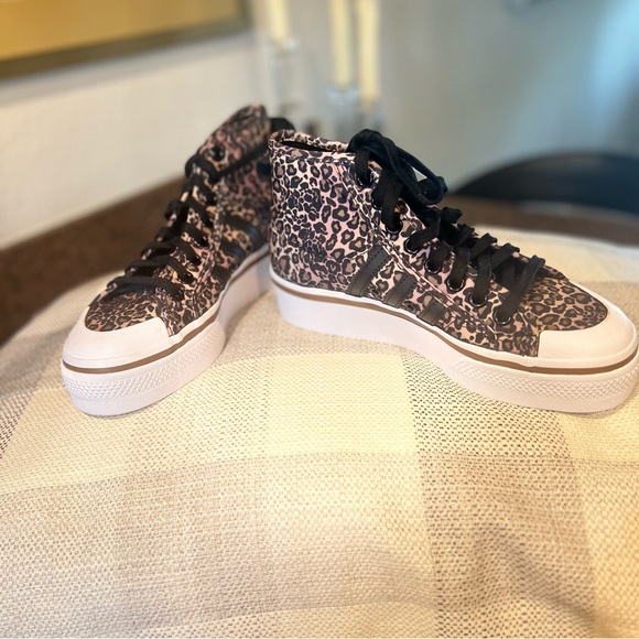 Adidas New Women's Nizza Platform Mid Sneakers Size: 7 - Picture 4 of 10